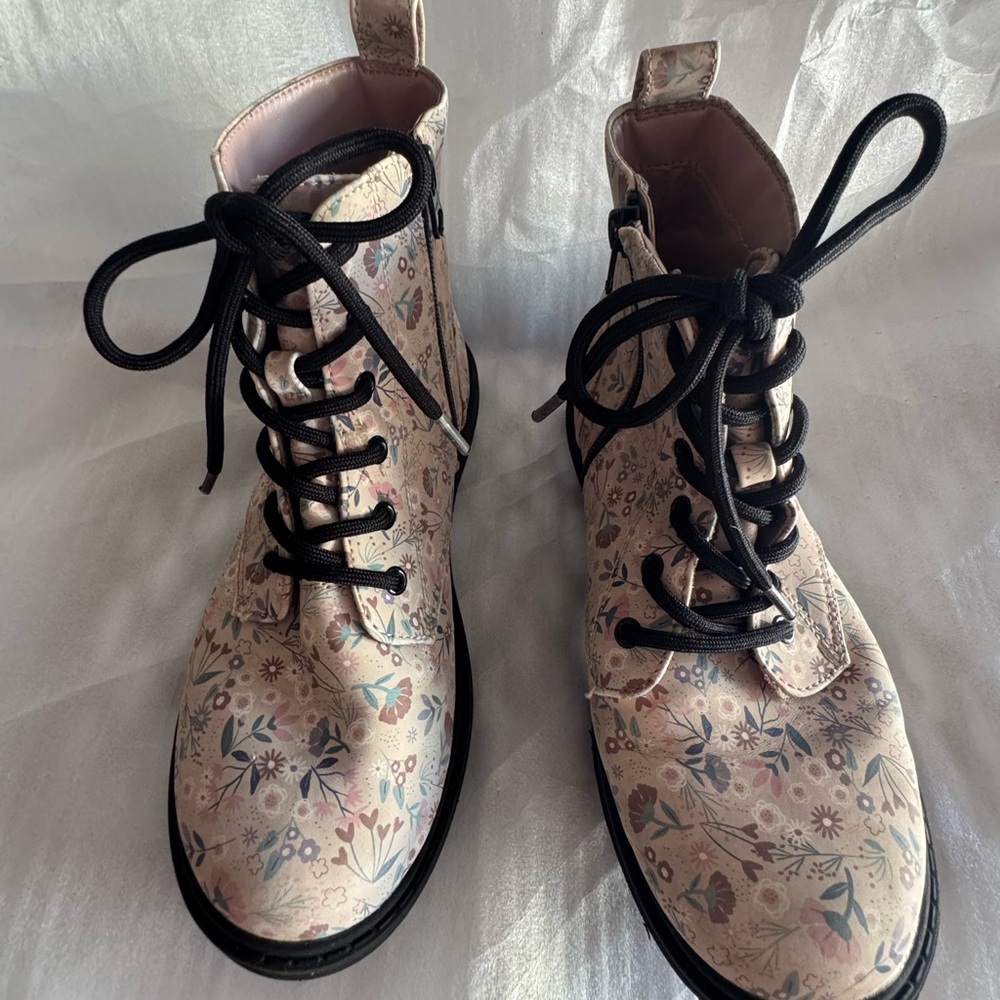 Floral Lace-Up Ankle Boots - Picture 3 of 9